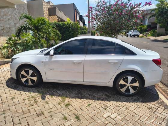 CHEVROLET CRUZE 1.8 LT 16V FLEX 4P AUTOMÁTICO CHEVROLET CRUZE 1.8 LT 16V FLEX 4P AUTOMÁTICO